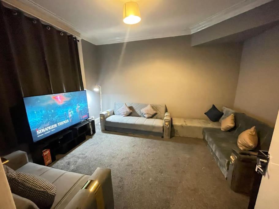 30 Percent Off Weekly Stays - 6 Bedroom House - 11 Beds Blackpool Kültér fotó