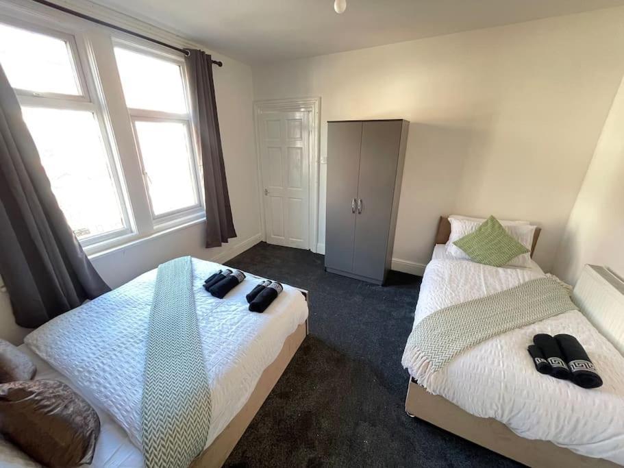 30 Percent Off Weekly Stays - 6 Bedroom House - 11 Beds Blackpool Kültér fotó