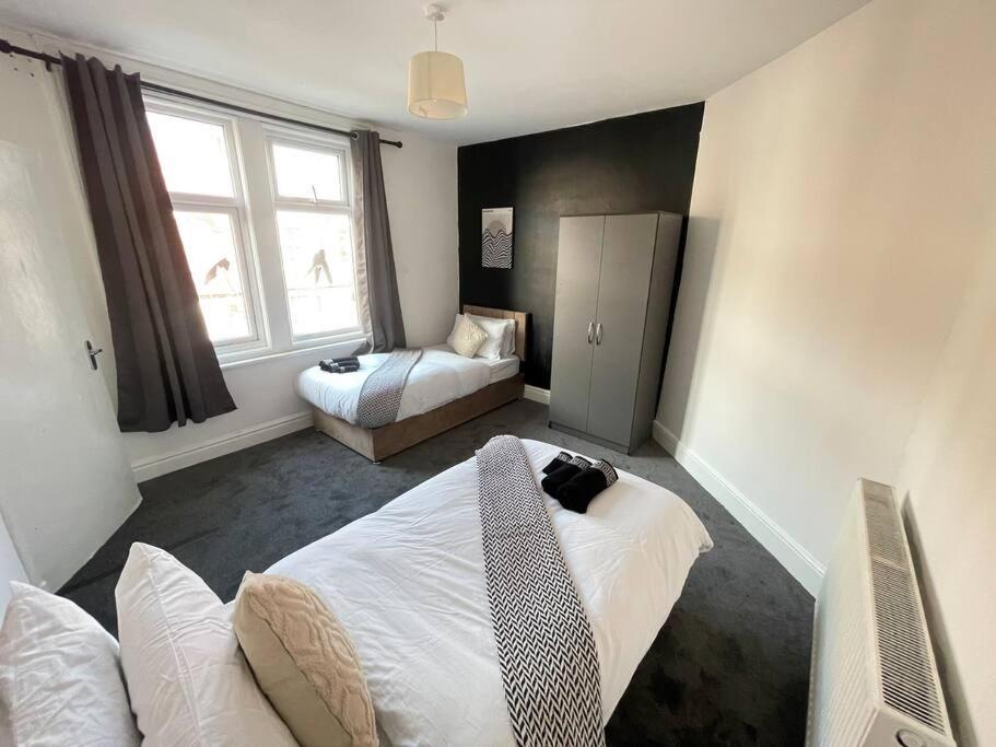30 Percent Off Weekly Stays - 6 Bedroom House - 11 Beds Blackpool Kültér fotó