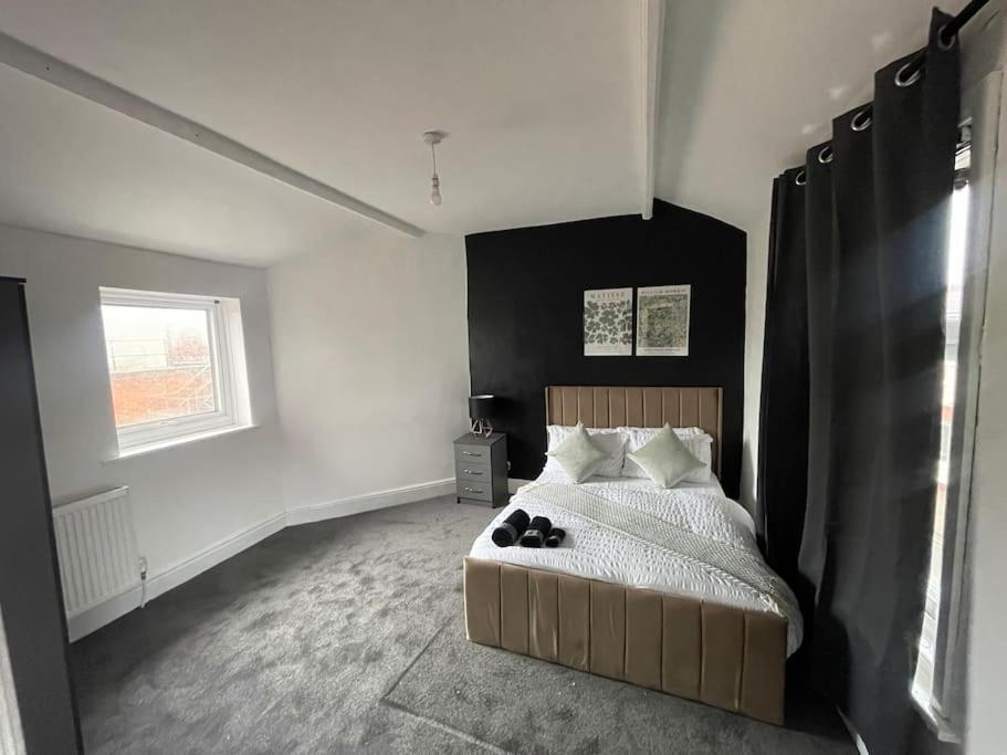 30 Percent Off Weekly Stays - 6 Bedroom House - 11 Beds Blackpool Kültér fotó