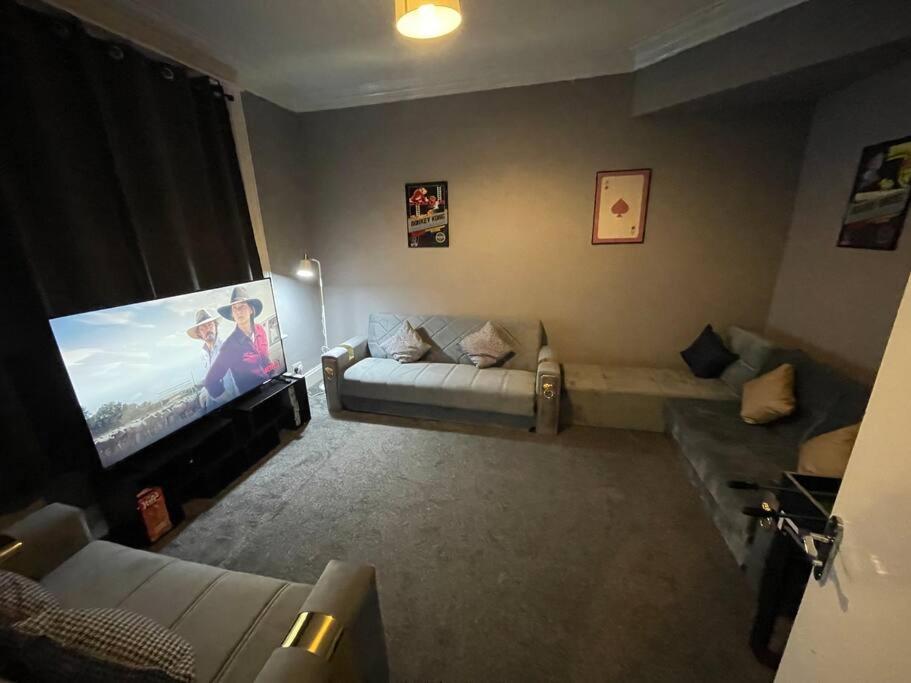 30 Percent Off Weekly Stays - 6 Bedroom House - 11 Beds Blackpool Kültér fotó