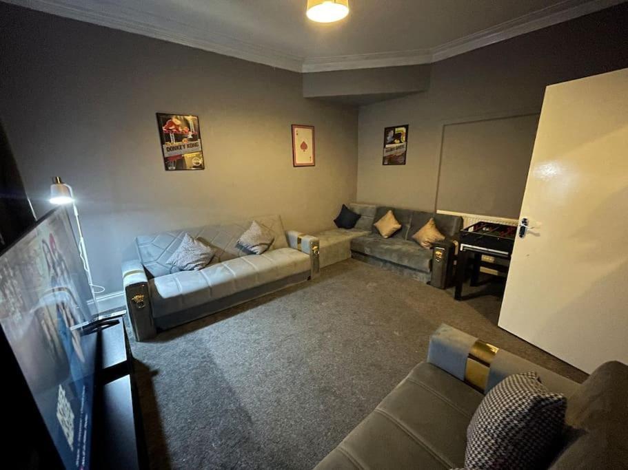30 Percent Off Weekly Stays - 6 Bedroom House - 11 Beds Blackpool Kültér fotó