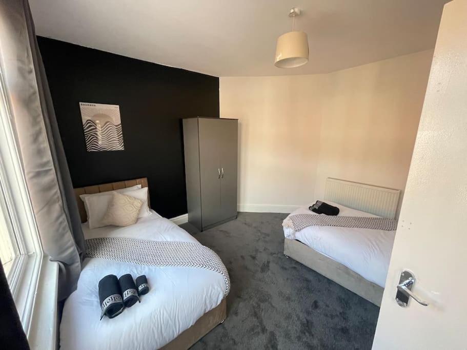 30 Percent Off Weekly Stays - 6 Bedroom House - 11 Beds Blackpool Kültér fotó